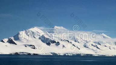 在南极洲巡游-童话般的风景